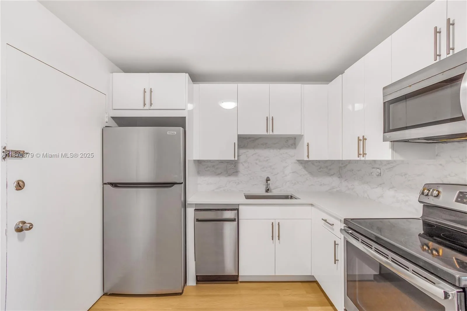 5555 Collins Ave # 16K, Miami Beach, FL 33140 photo 10