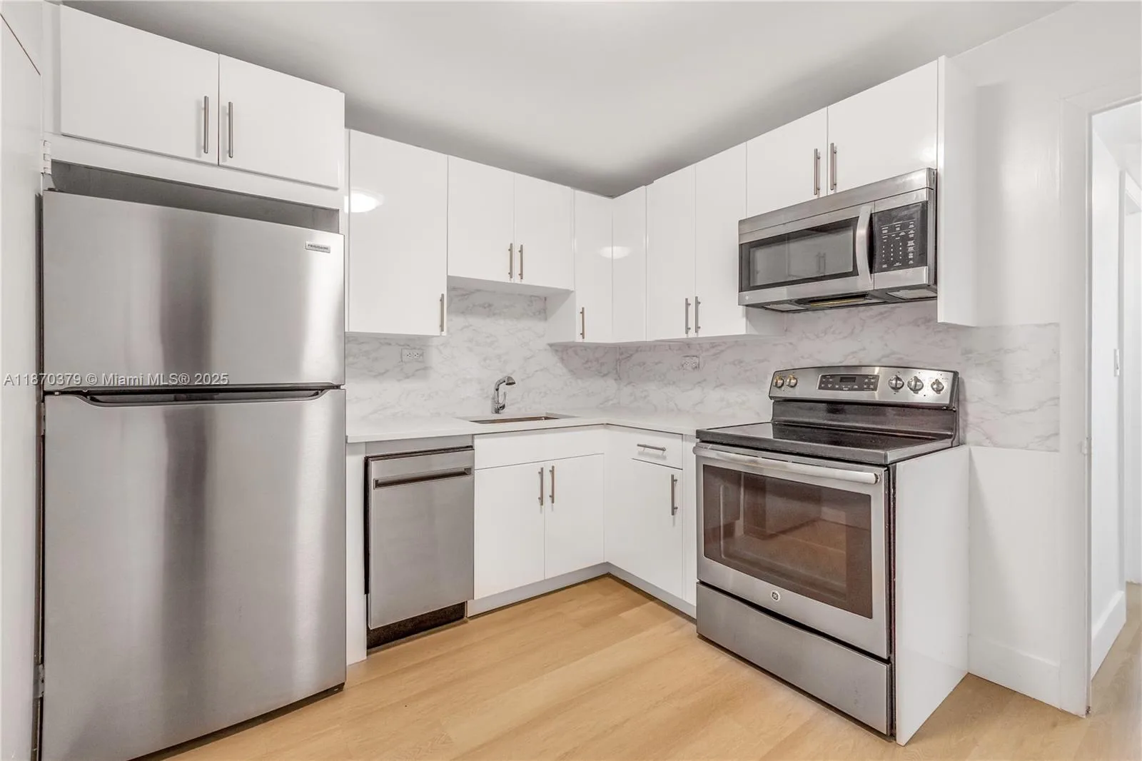 5555 Collins Ave # 16K, Miami Beach, FL 33140 photo 11