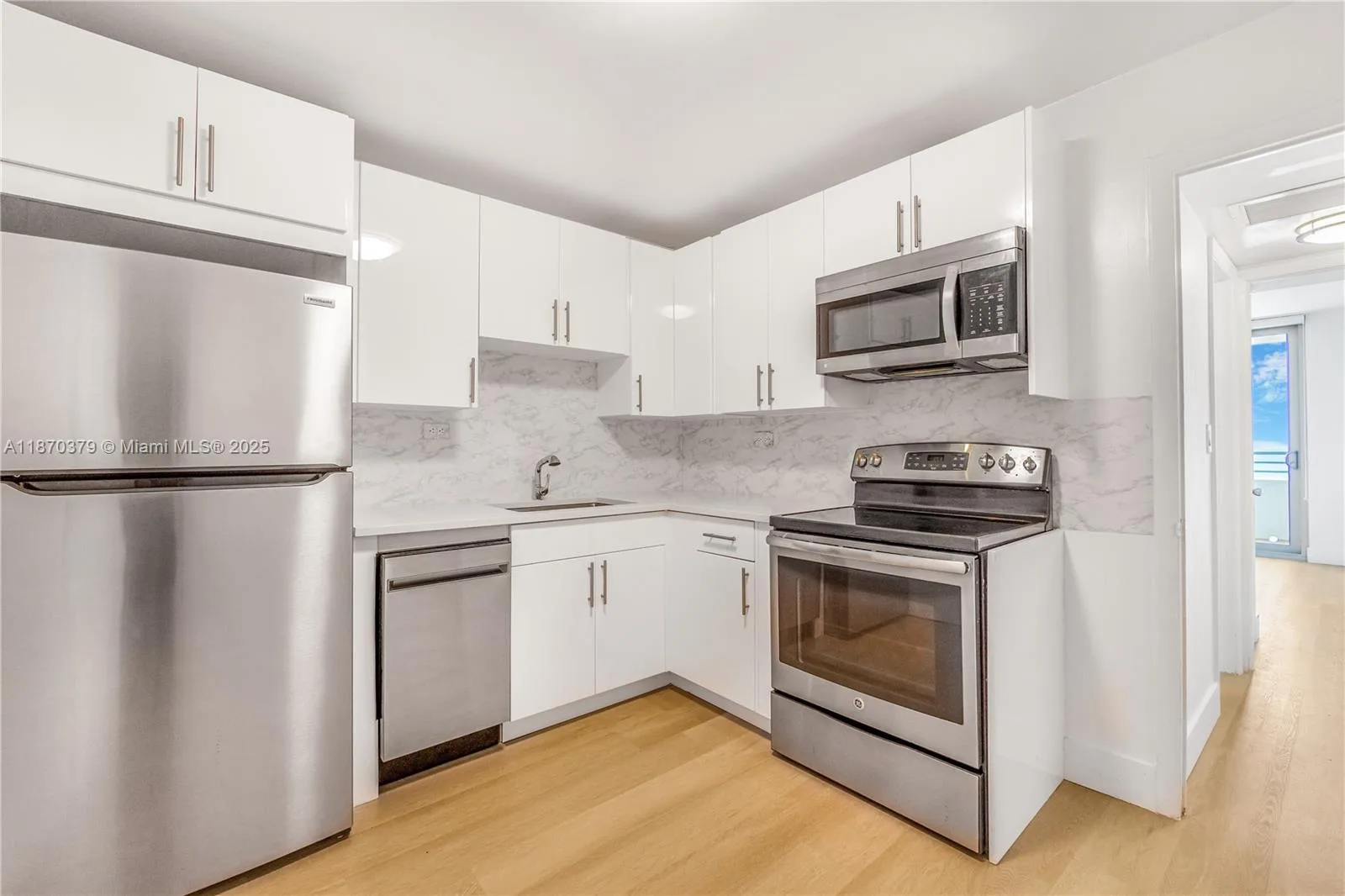 5555 Collins Ave # 16K, Miami Beach, FL 33140 photo 12