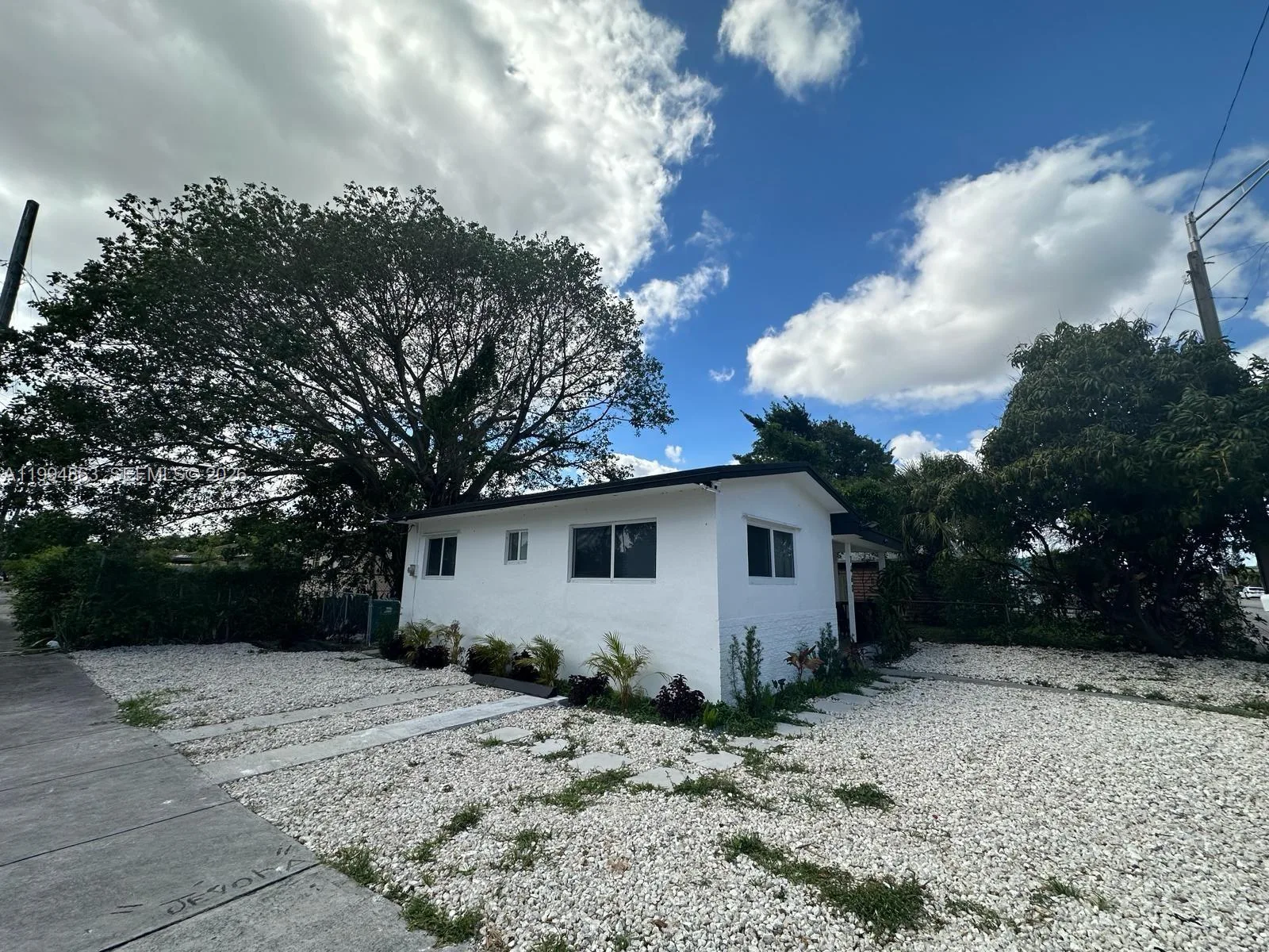7460 NW 17th Ave, Miami, FL 33147 photo 2