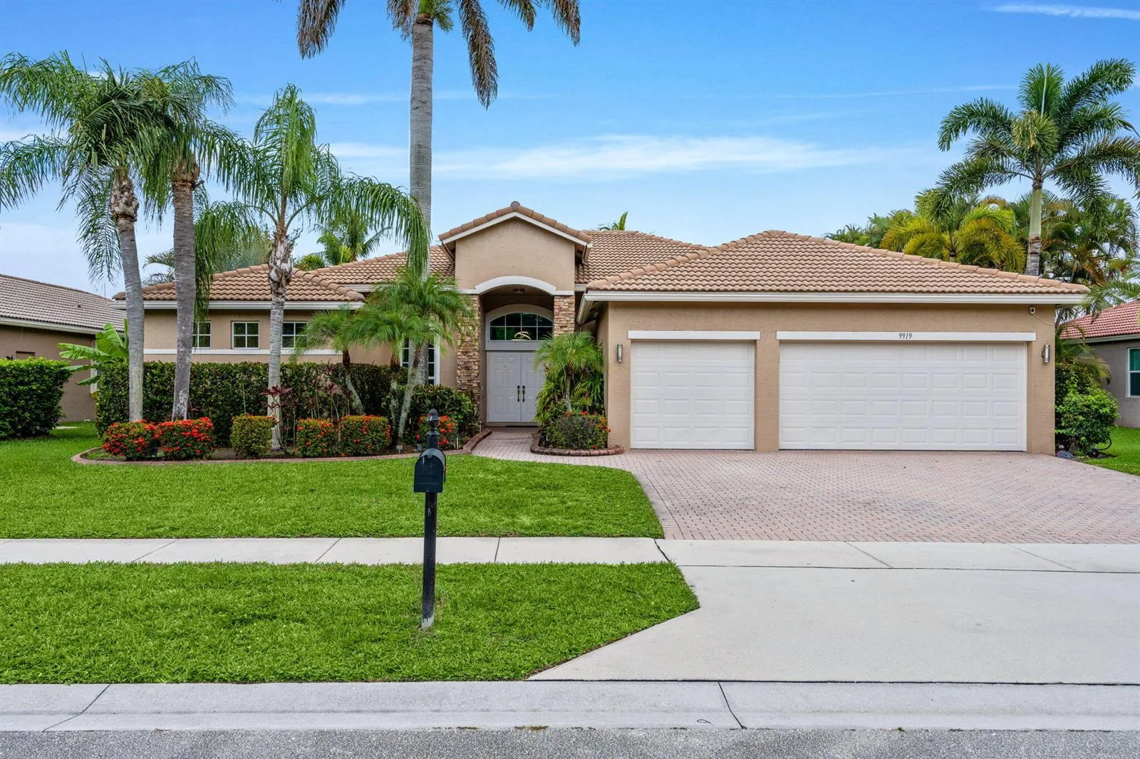9919 Royal Cardigan Way, West Palm Beach, FL 33411