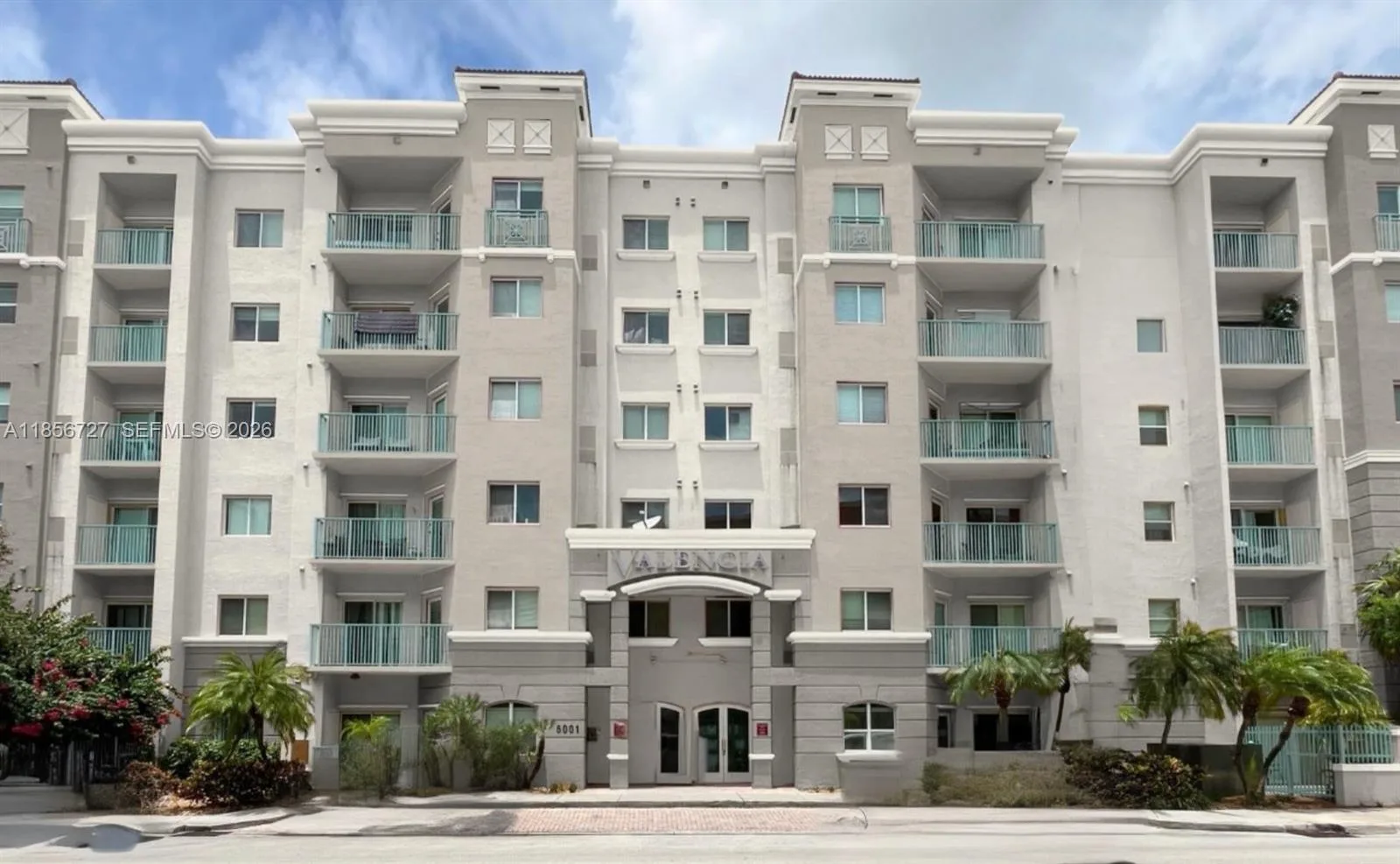 6001 SW 70th St # 127, South Miami, FL 33143