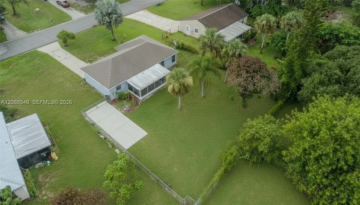 4016 E Sunflower Circle, La Belle, FL 33935 photo 3