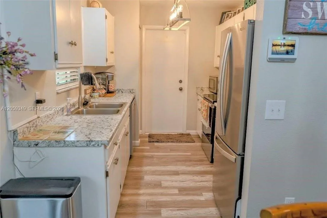 4016 E Sunflower Circle, La Belle, FL 33935 photo 7