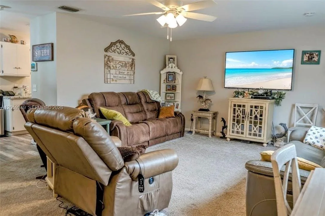4016 E Sunflower Circle, La Belle, FL 33935 photo 9