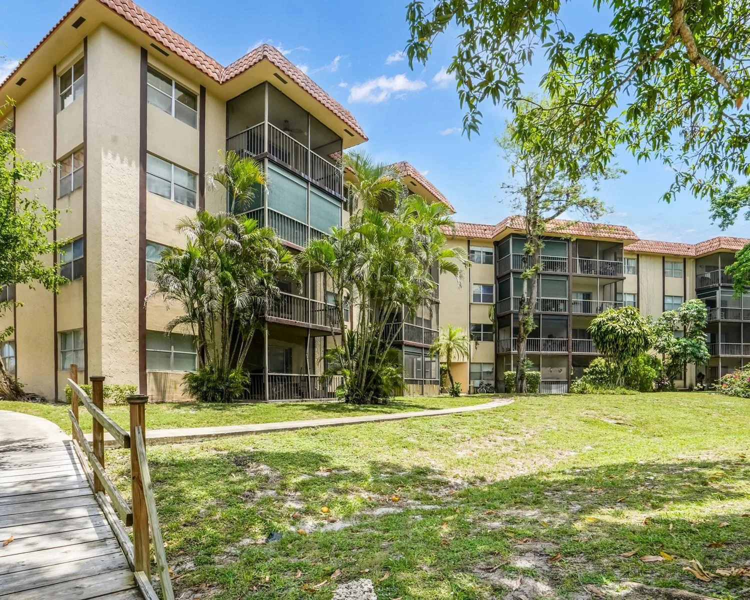6201 N Falls Cir Drive # 109, Lauderhill, FL 33319