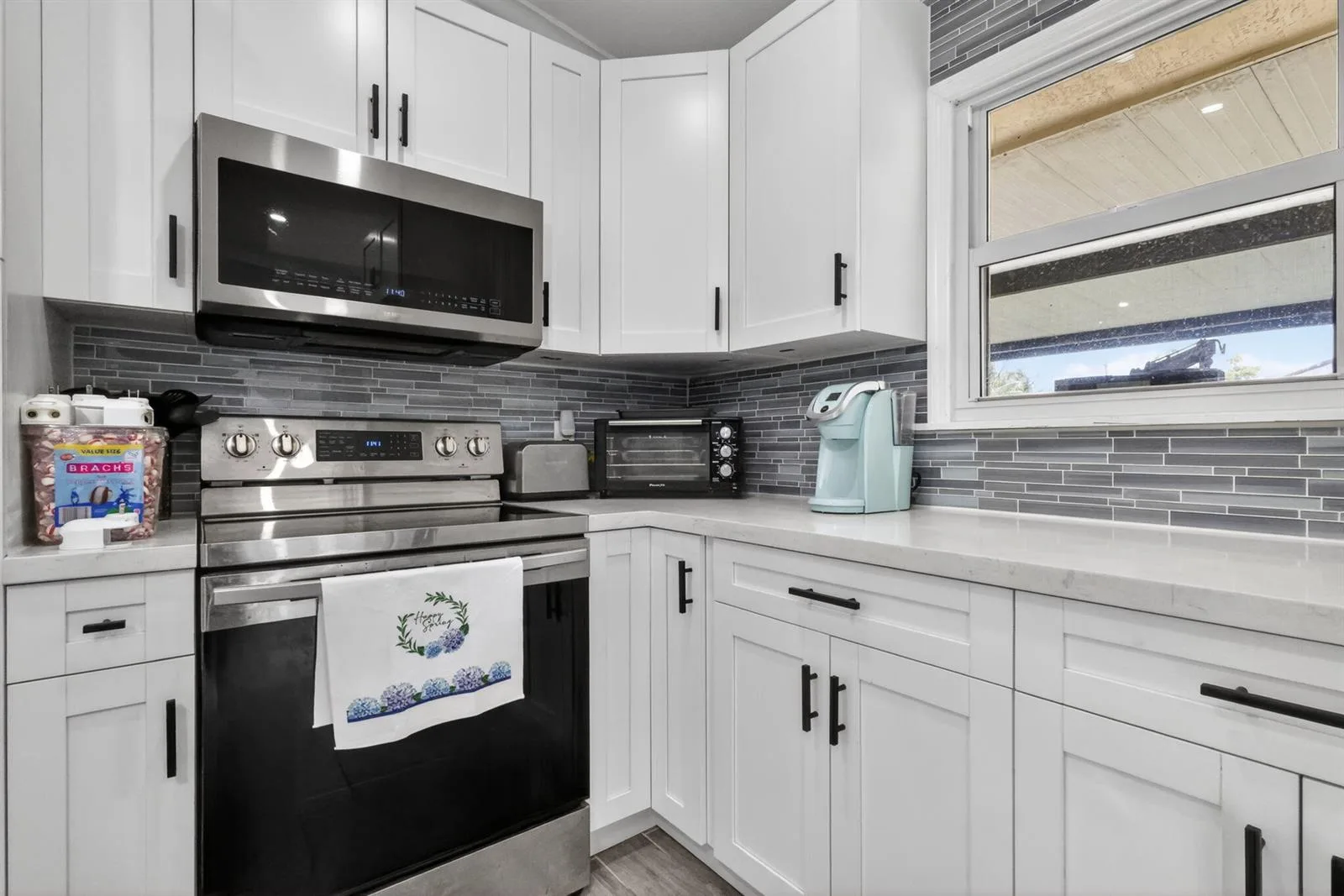 202 Elaine Circle W, West Palm Beach, FL 33409 photo 12