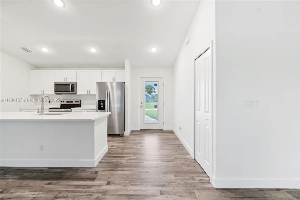 22 NW 25th TER, Cape Coral, FL 33993 photo 4