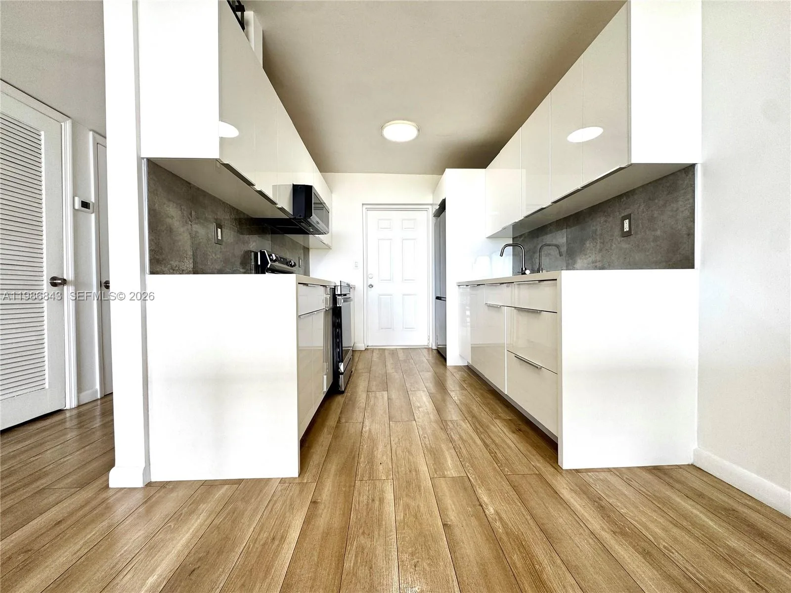 16850 S Glades Dr # 8C, North Miami Beach, FL 33162 photo 2