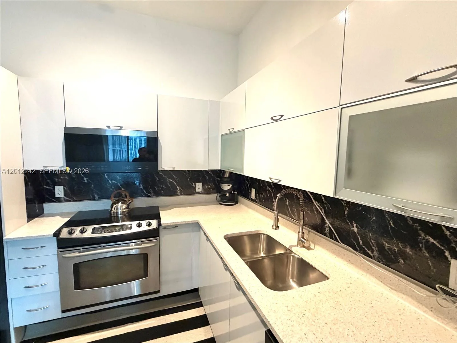234 NE 3rd St # 1908, Miami, FL 33132 photo 3