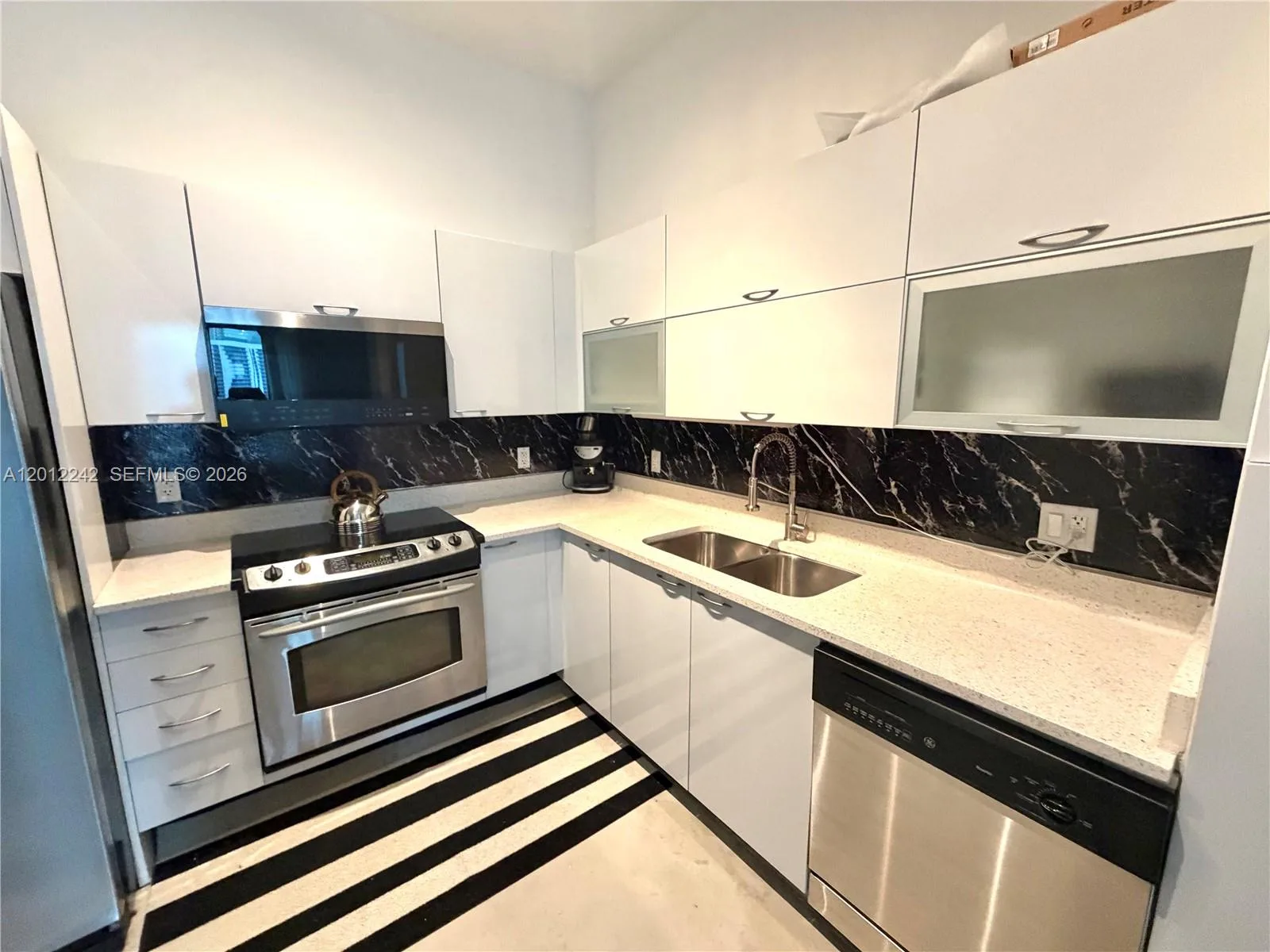 234 NE 3rd St # 1908, Miami, FL 33132 photo 4