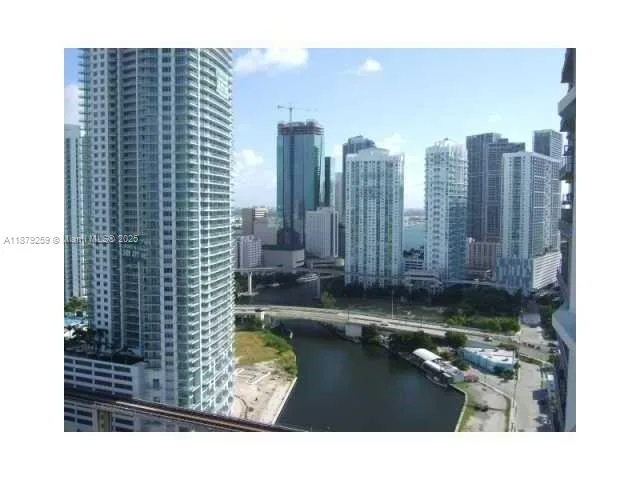 185 SW 7th St # 1909, Miami, FL 33130 photo 2