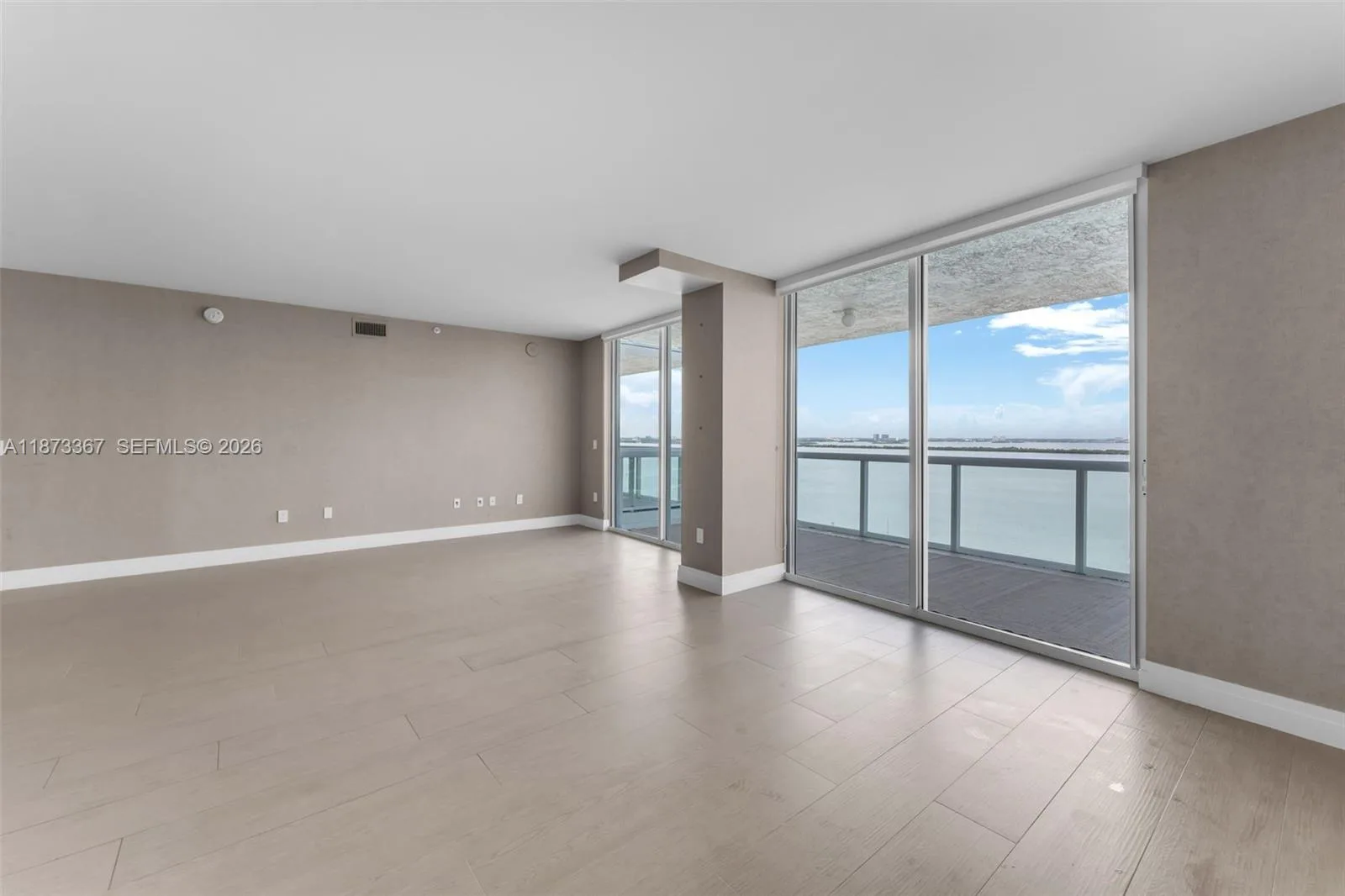 10 Venetian Way # 1903, Miami Beach, FL 33139