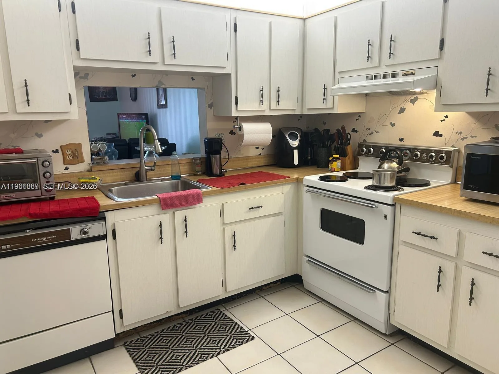 2840 Somerset Dr # 400M, Lauderdale Lakes, FL 33311 photo 10