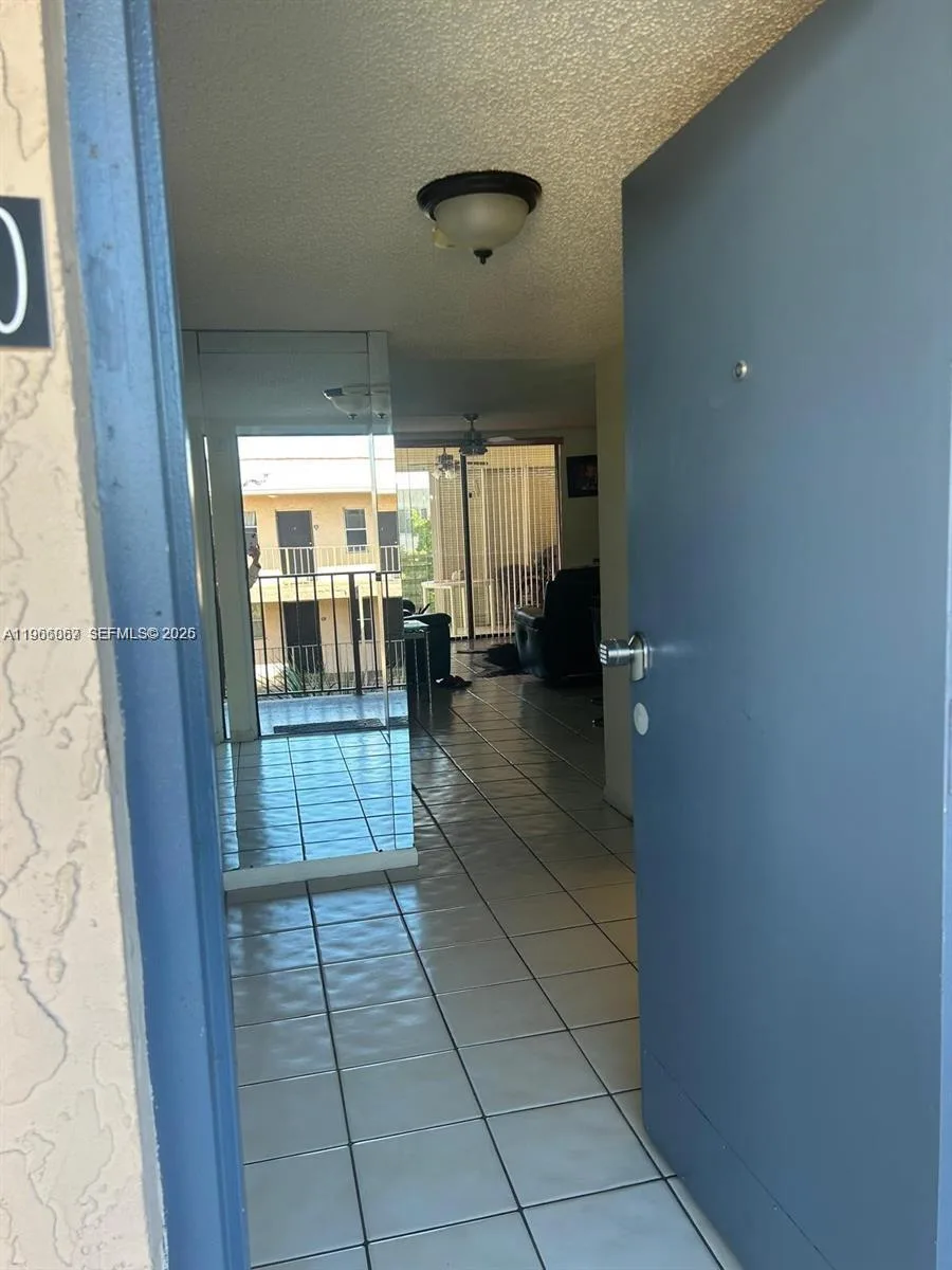 2840 Somerset Dr # 400M, Lauderdale Lakes, FL 33311 photo 3