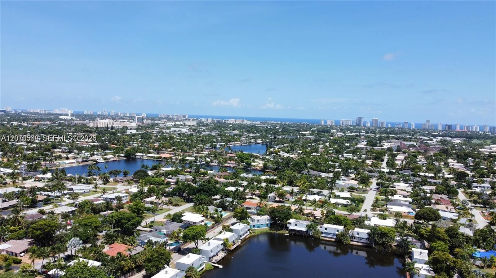 1370 NE 40th Dr, Oakland Park, FL 33334 photo 7