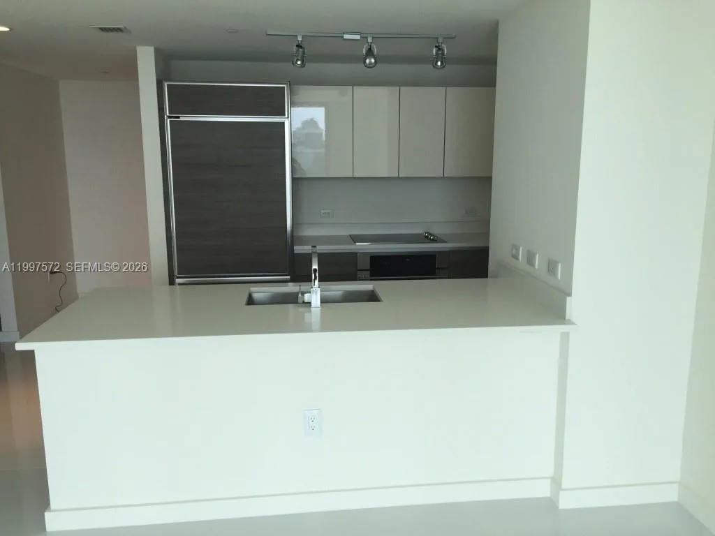 1100 S MIAMI AV # 4102, Miami, FL 33130 photo 2
