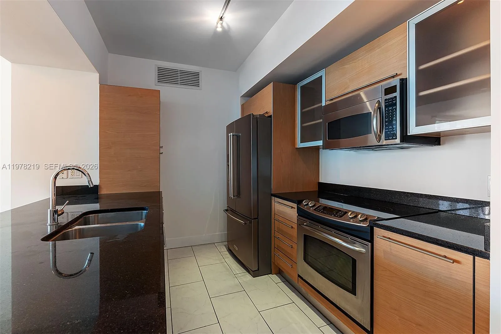 951 Brickell Ave # 1711, Miami, FL 33131 photo 3