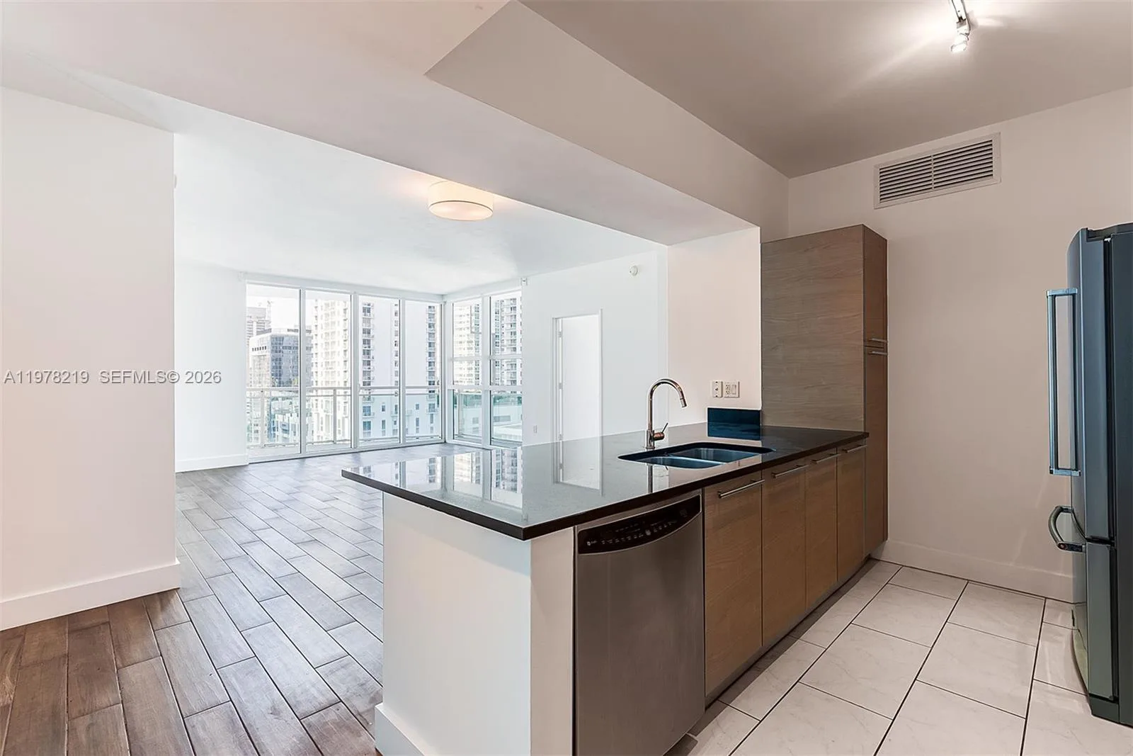 951 Brickell Ave # 1711, Miami, FL 33131 photo 5