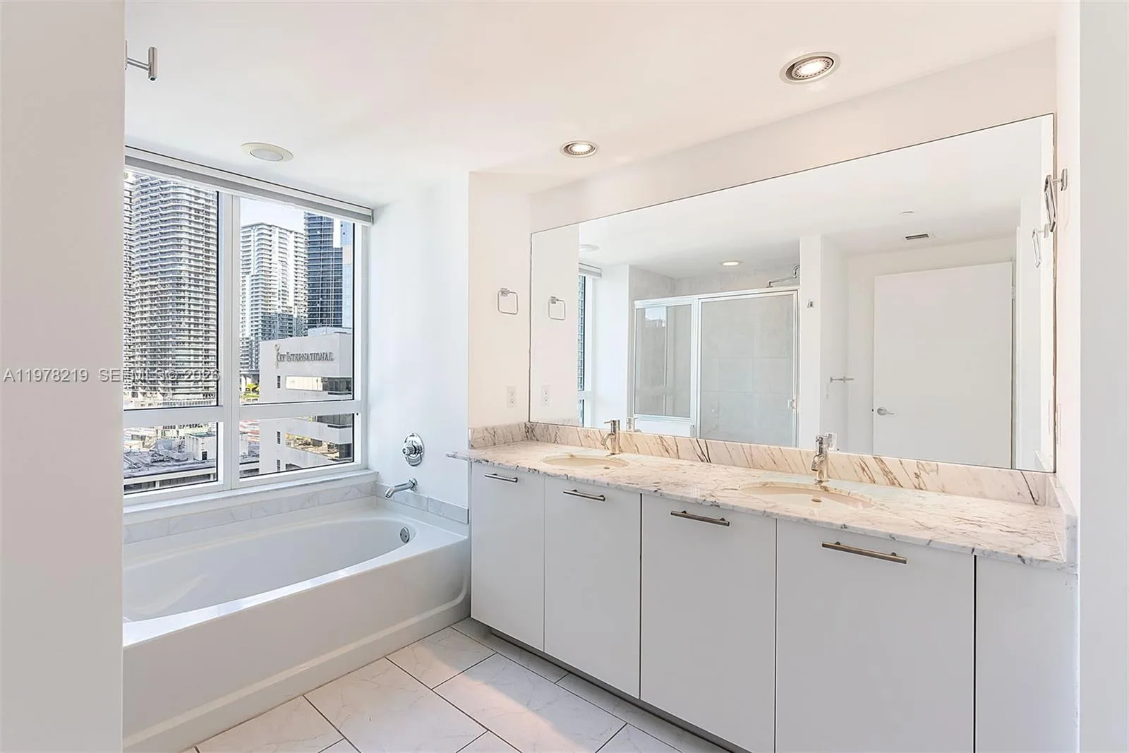 951 Brickell Ave # 1711, Miami, FL 33131 photo 9