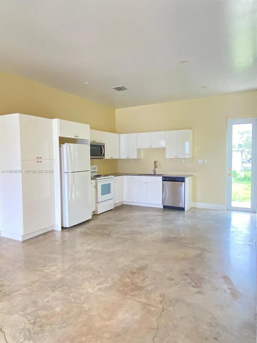 12150 SW 213th St # 12150, Miami, FL 33177