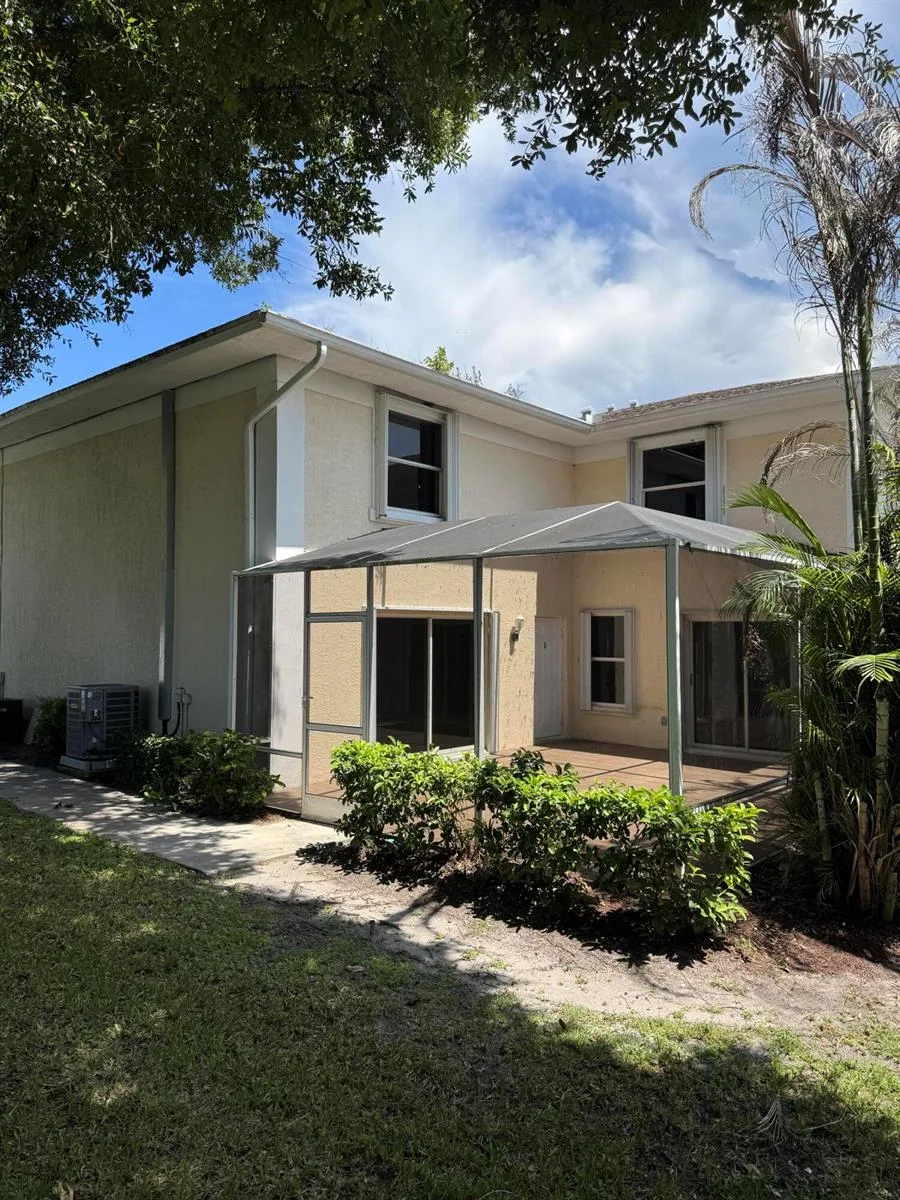1536 N Lawnwood Circle # 3, Fort Pierce, FL 34950