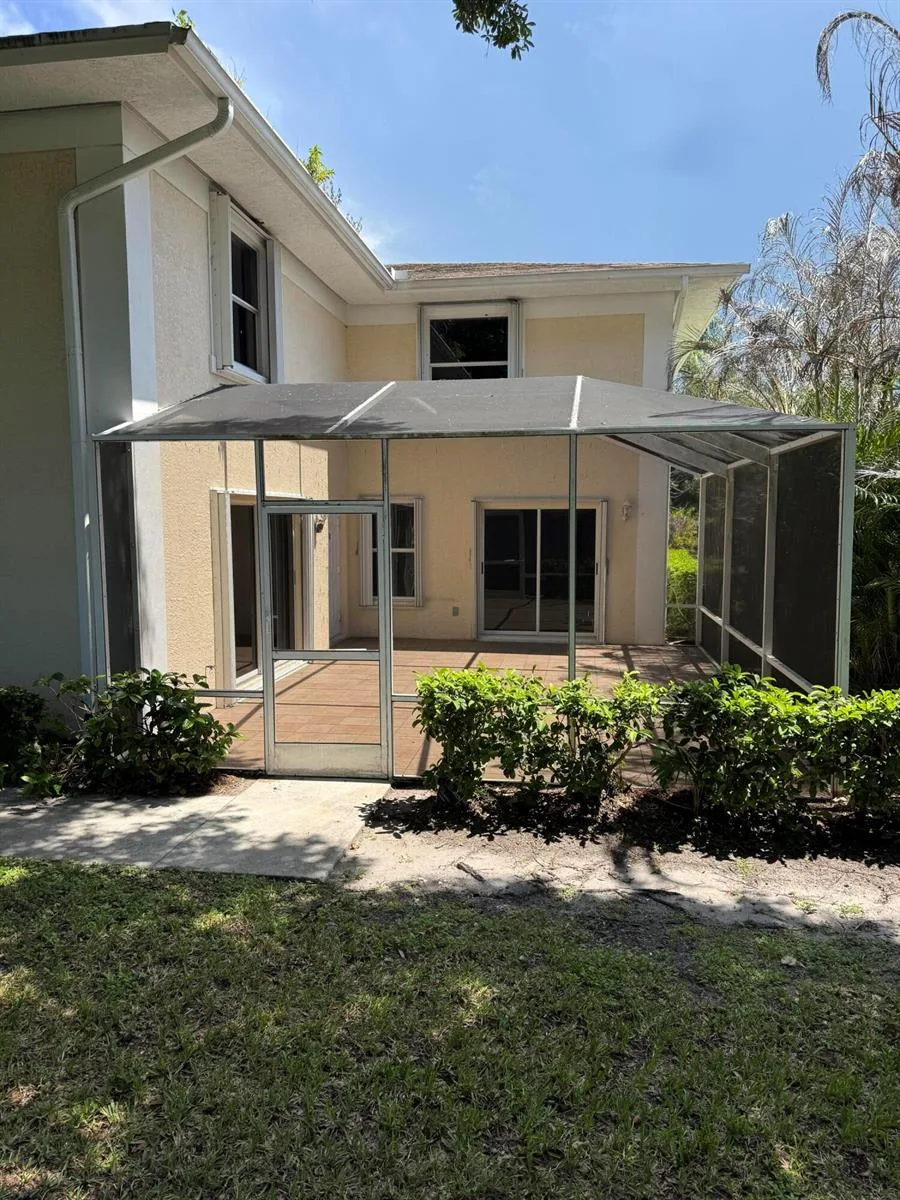 1536 N Lawnwood Circle # 3, Fort Pierce, FL 34950 photo 3