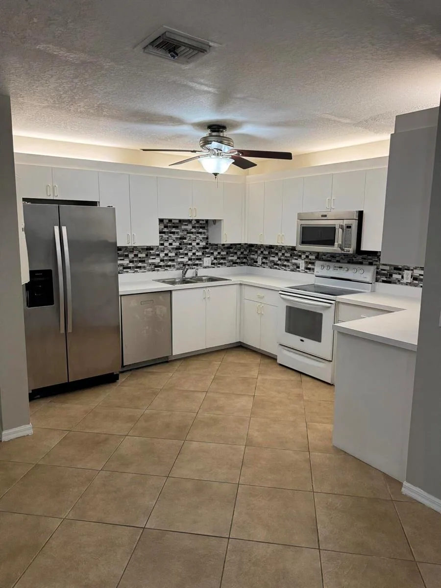 1536 N Lawnwood Circle # 3, Fort Pierce, FL 34950 photo 6