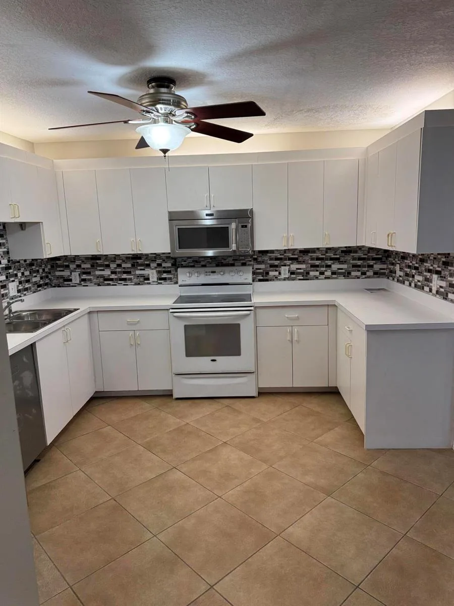 1536 N Lawnwood Circle # 3, Fort Pierce, FL 34950 photo 7