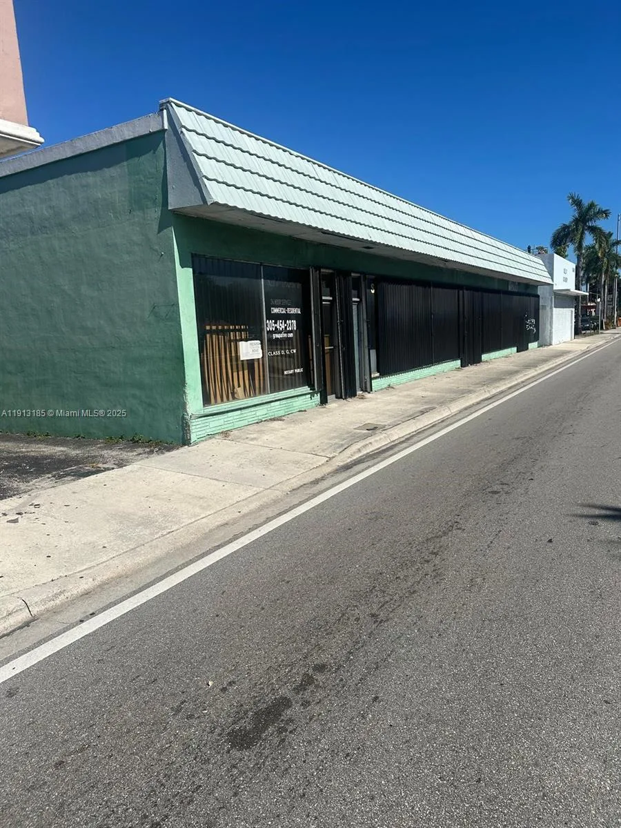 1051 NW 119th St, North Miami, FL 33168 photo 2