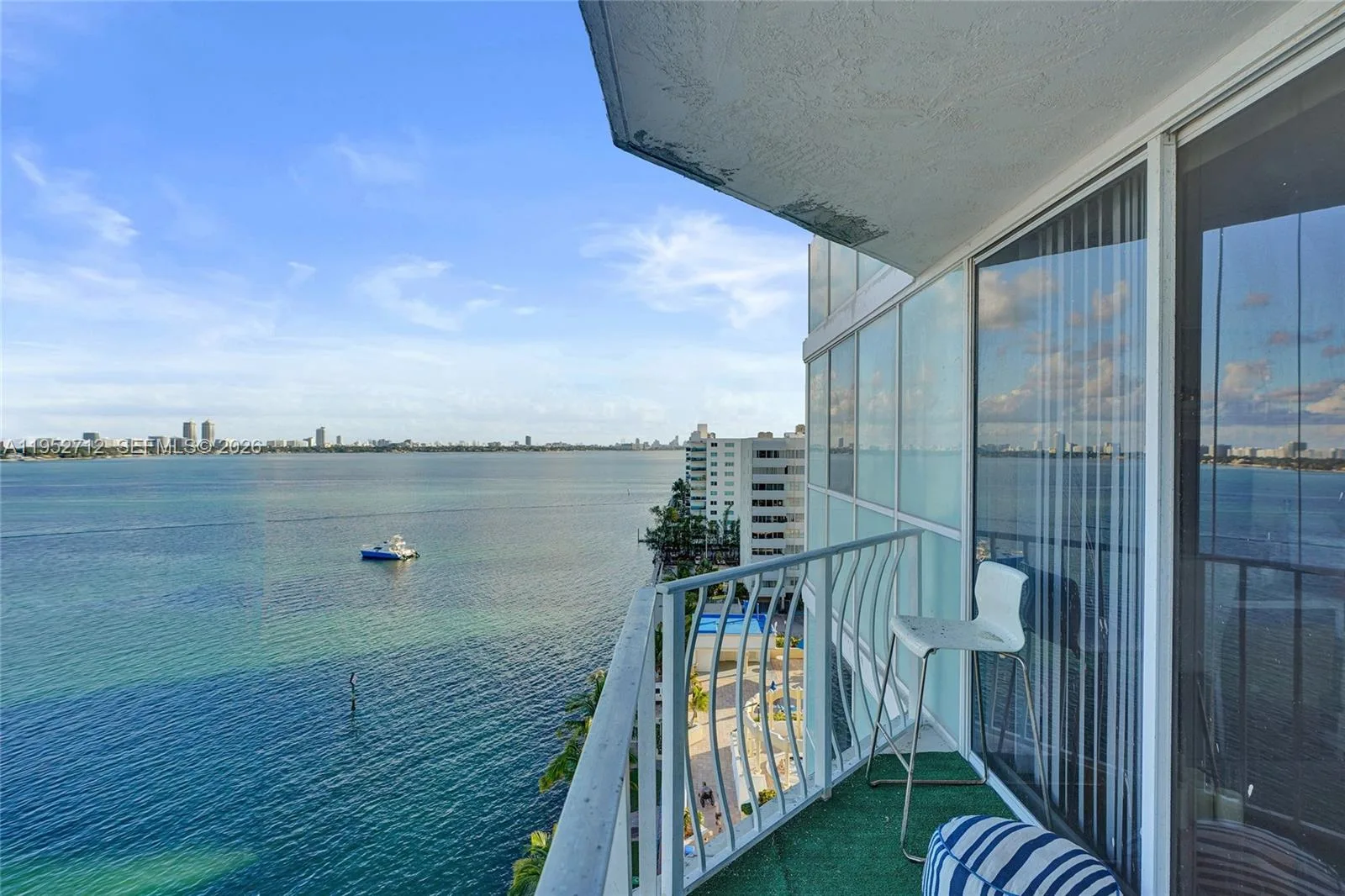 7601 E Treasure Dr # 1120, North Bay Village, FL 33141 photo 4