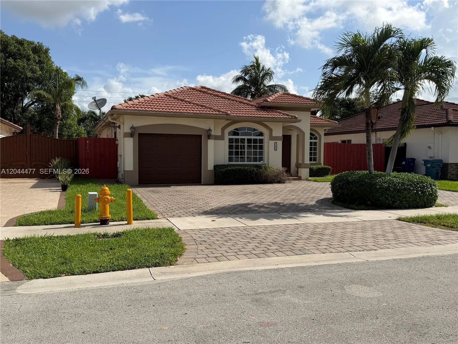7753 NW 201st Ter, Hialeah, FL 33015 photo 3