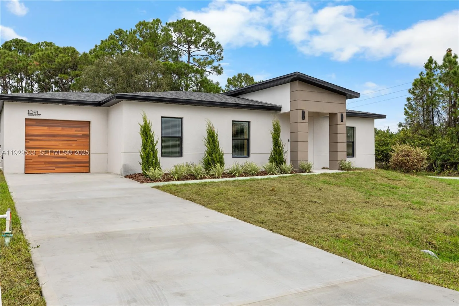 1091 Tolson St SE, Palm Bay, FL 32909 photo 2