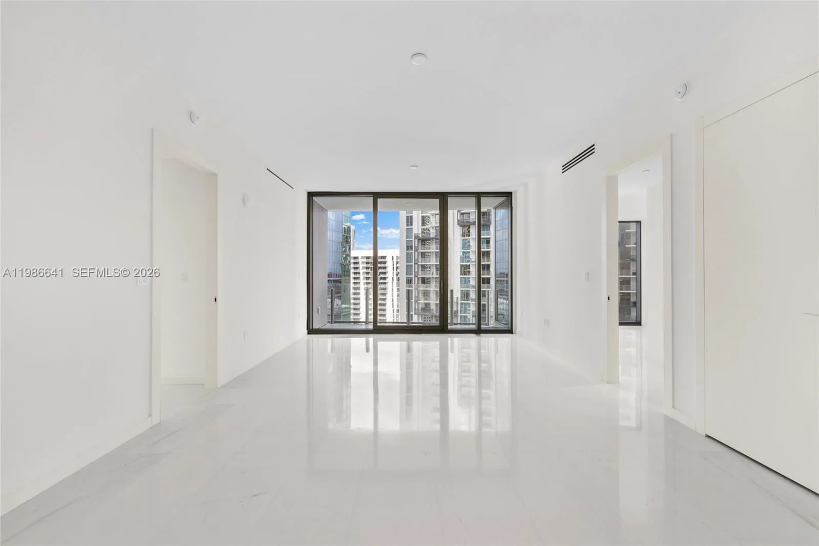 300 Biscayne Blvd Way # 2409, Miami, FL 33131 photo 12