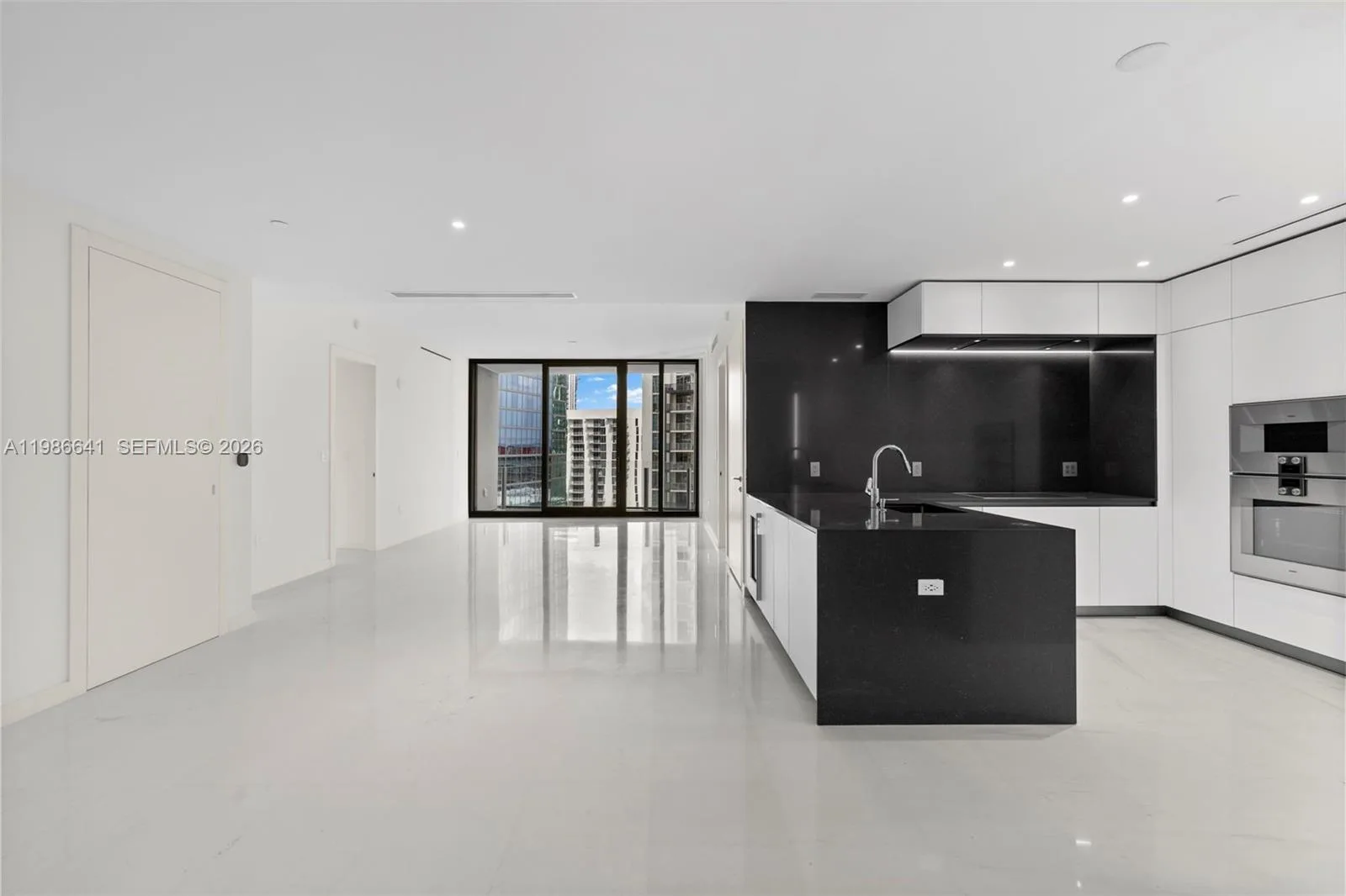 300 Biscayne Blvd Way # 2409, Miami, FL 33131 photo 4