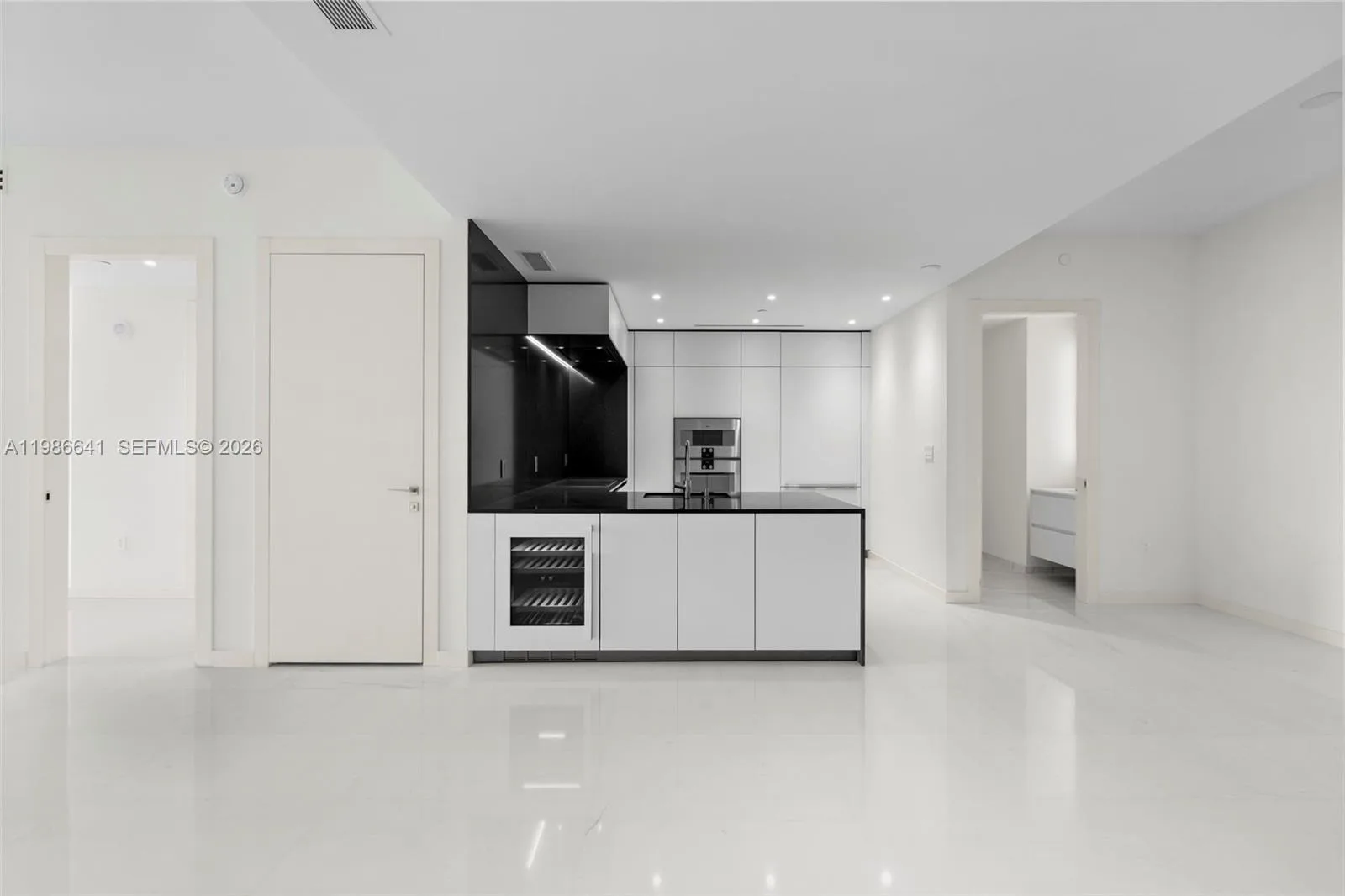 300 Biscayne Blvd Way # 2409, Miami, FL 33131 photo 5