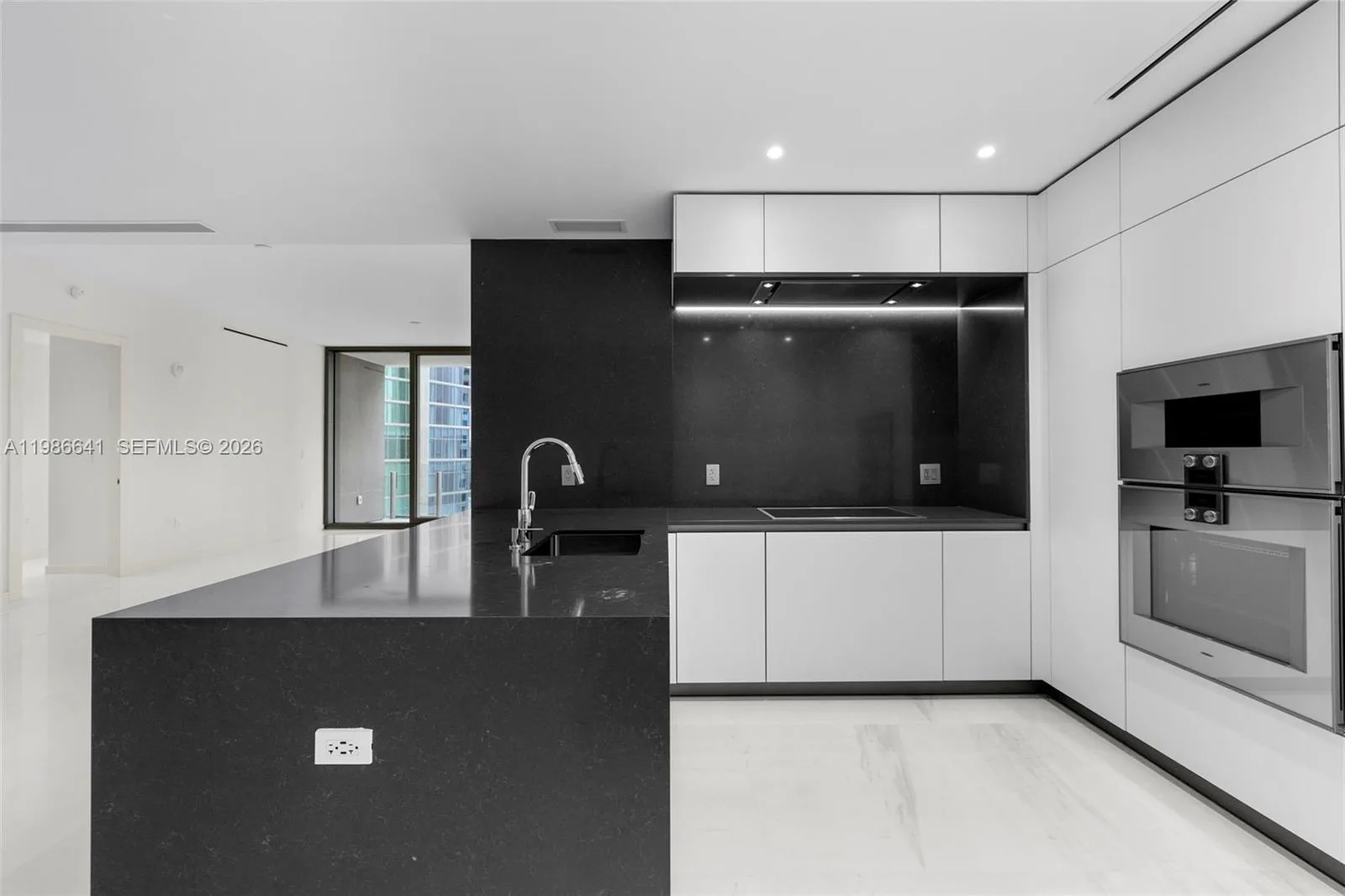 300 Biscayne Blvd Way # 2409, Miami, FL 33131 photo 9