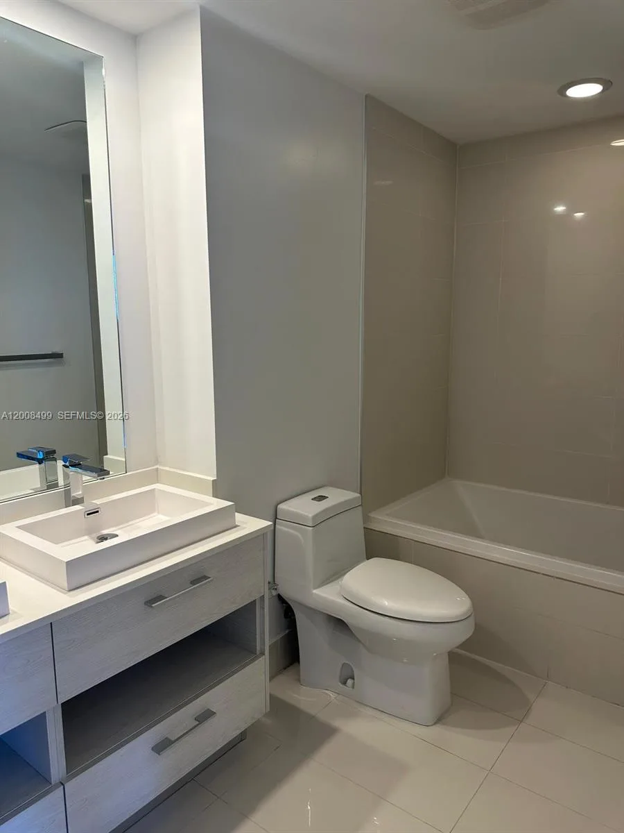 55 SW 9th St # 2702, Miami, FL 33130 photo 10