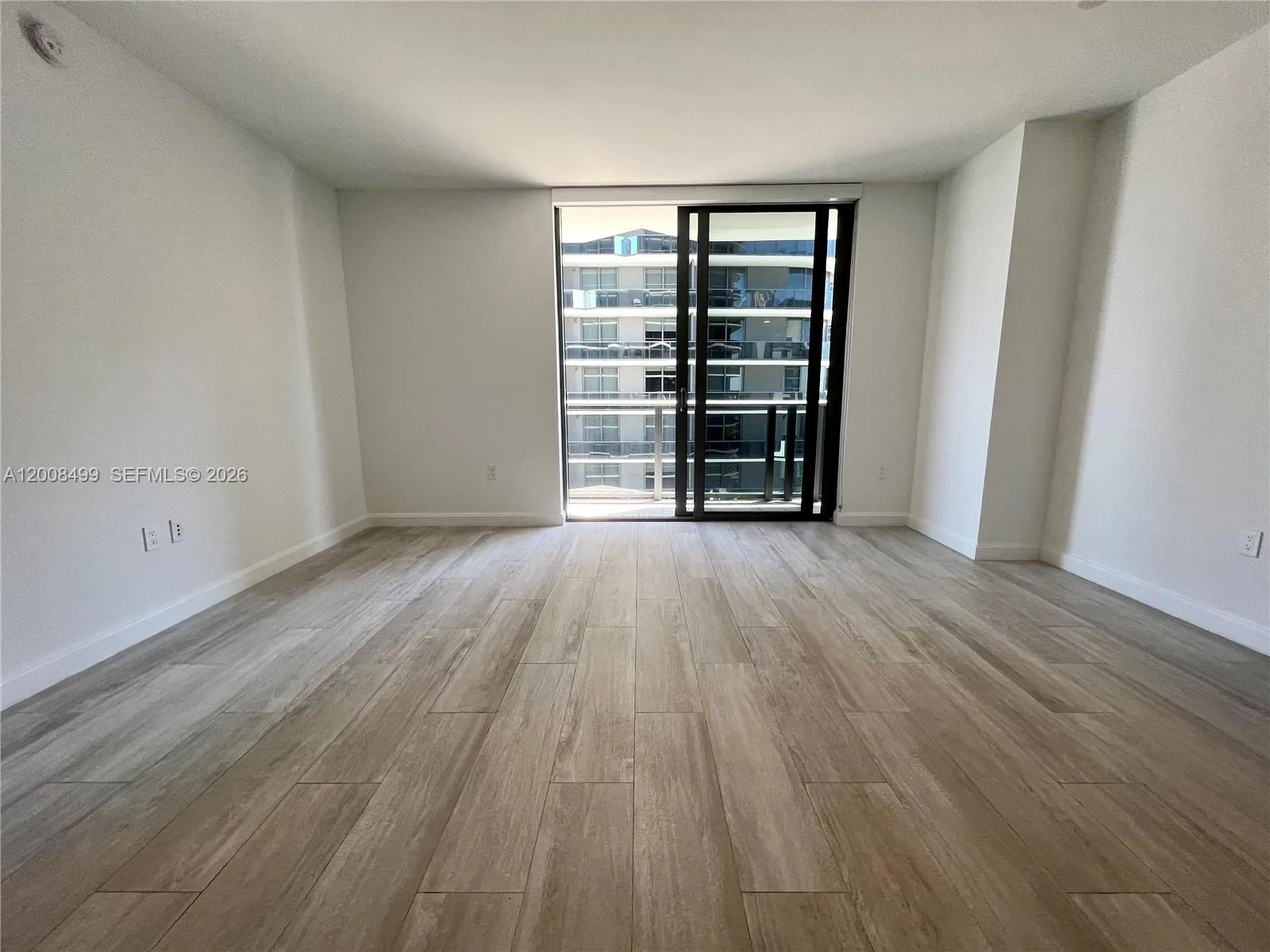 55 SW 9th St # 2702, Miami, FL 33130 photo 2