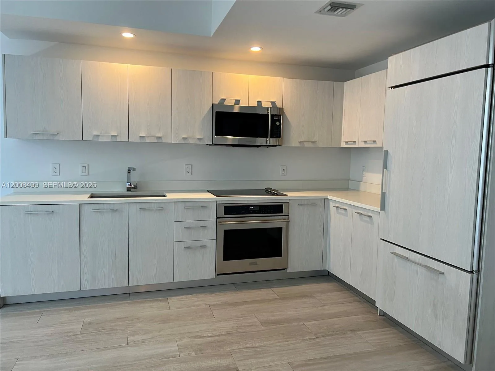 55 SW 9th St # 2702, Miami, FL 33130 photo 4