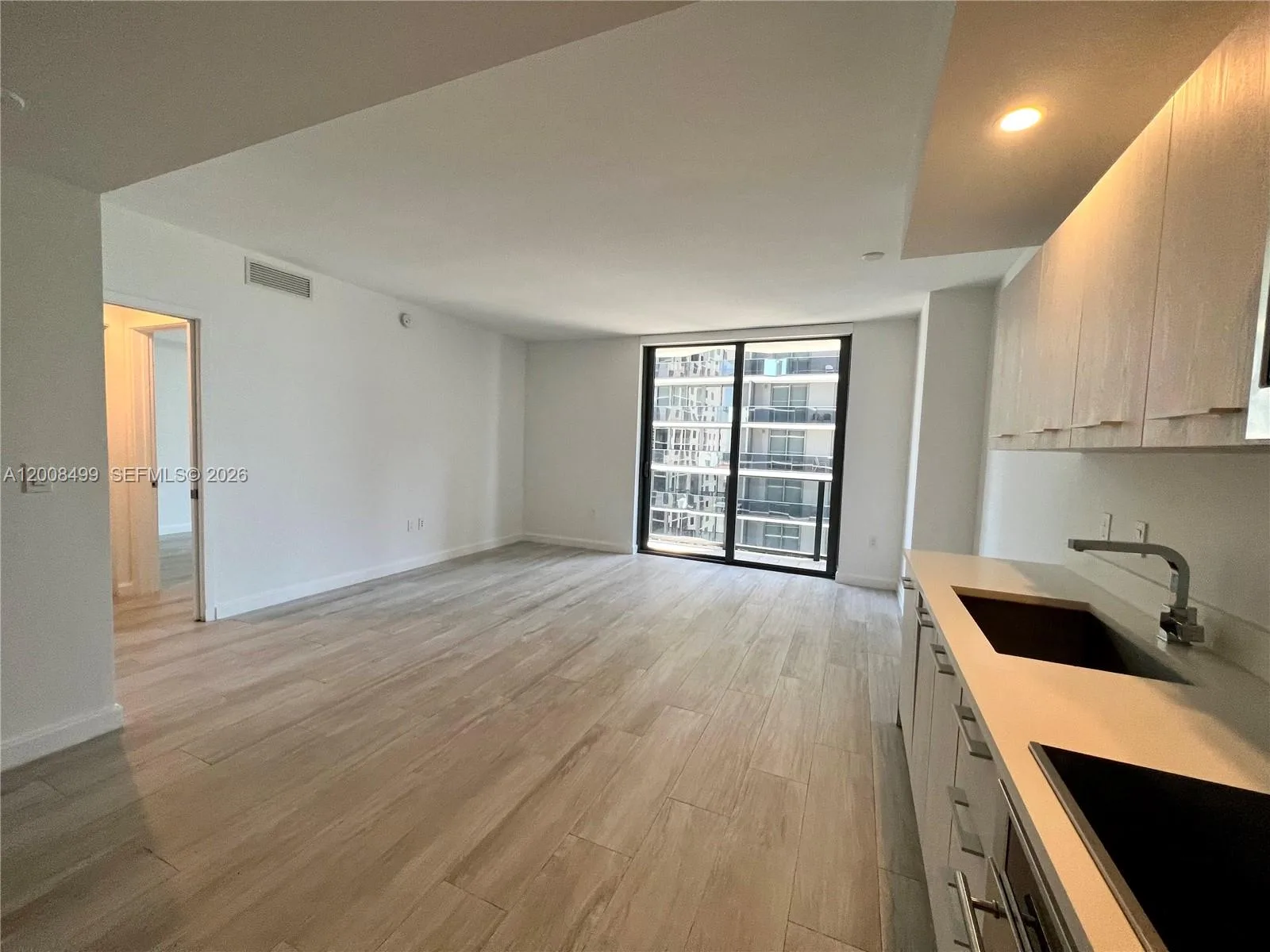 55 SW 9th St # 2702, Miami, FL 33130 photo 6