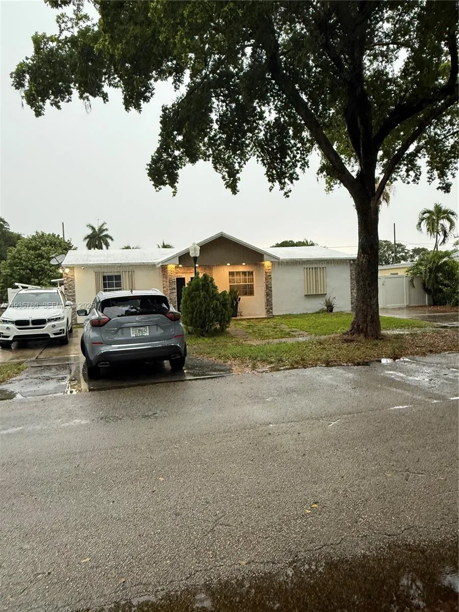 1031 NE 142nd St, North Miami, FL 33161