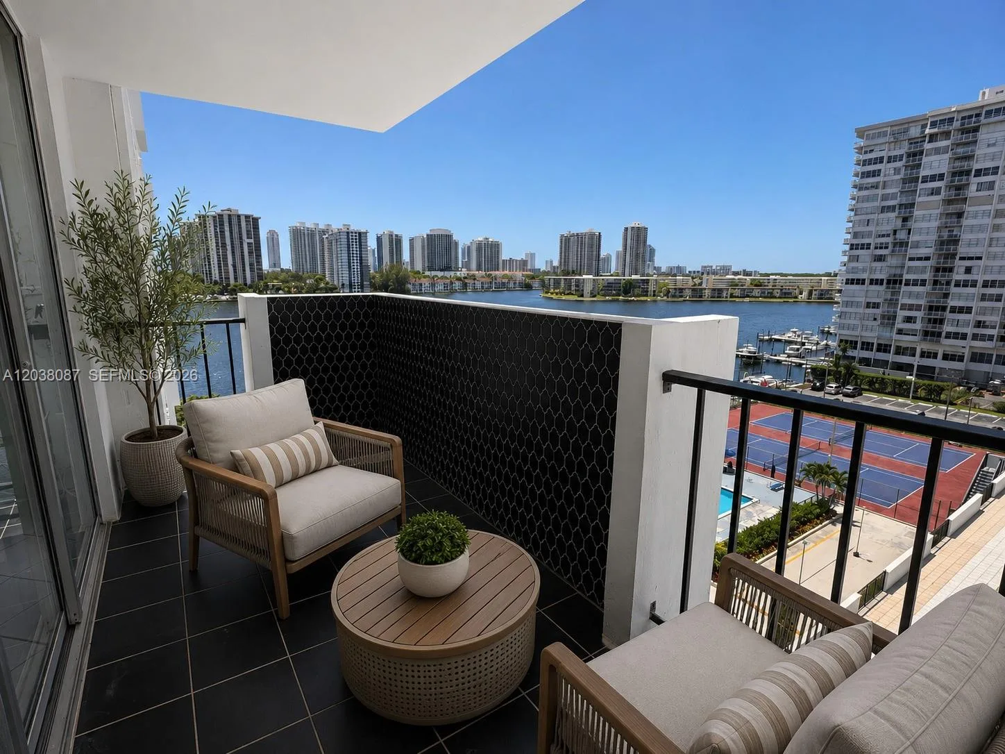 2780 NE 183rd St # 810, Aventura, FL 33160