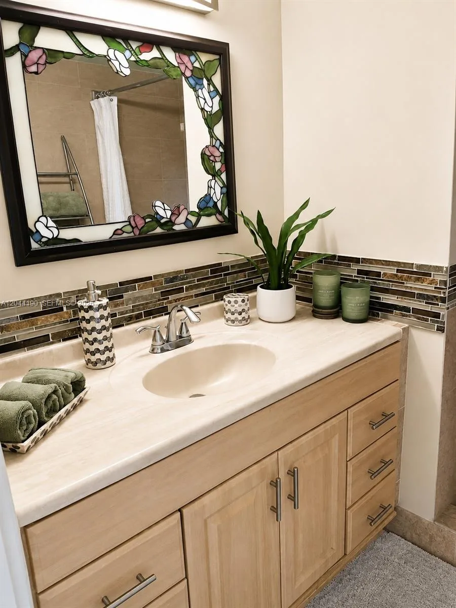 2821 Somerset Dr # 312, Lauderdale Lakes, FL 33311 photo 4