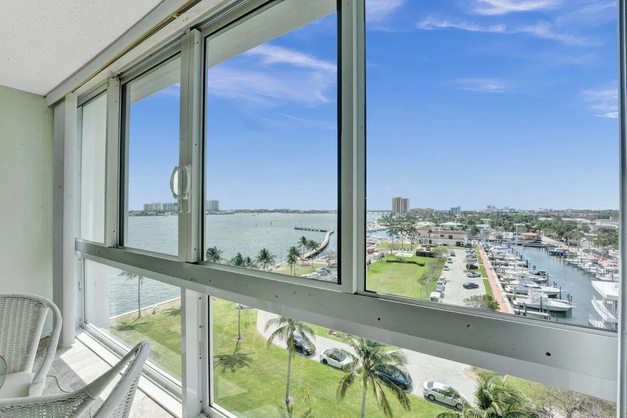 301 Lake Shore Drive # 809, Lake Park, FL 33403