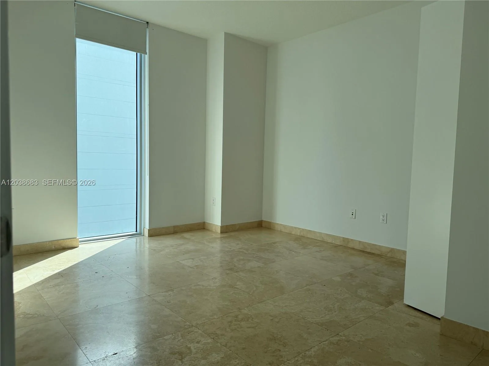 185 SW 7th St # 3311, Miami, FL 33130 photo 3