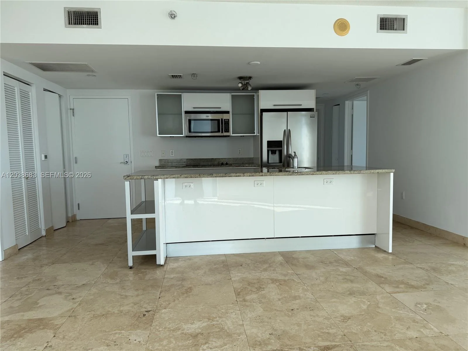 185 SW 7th St # 3311, Miami, FL 33130 photo 4