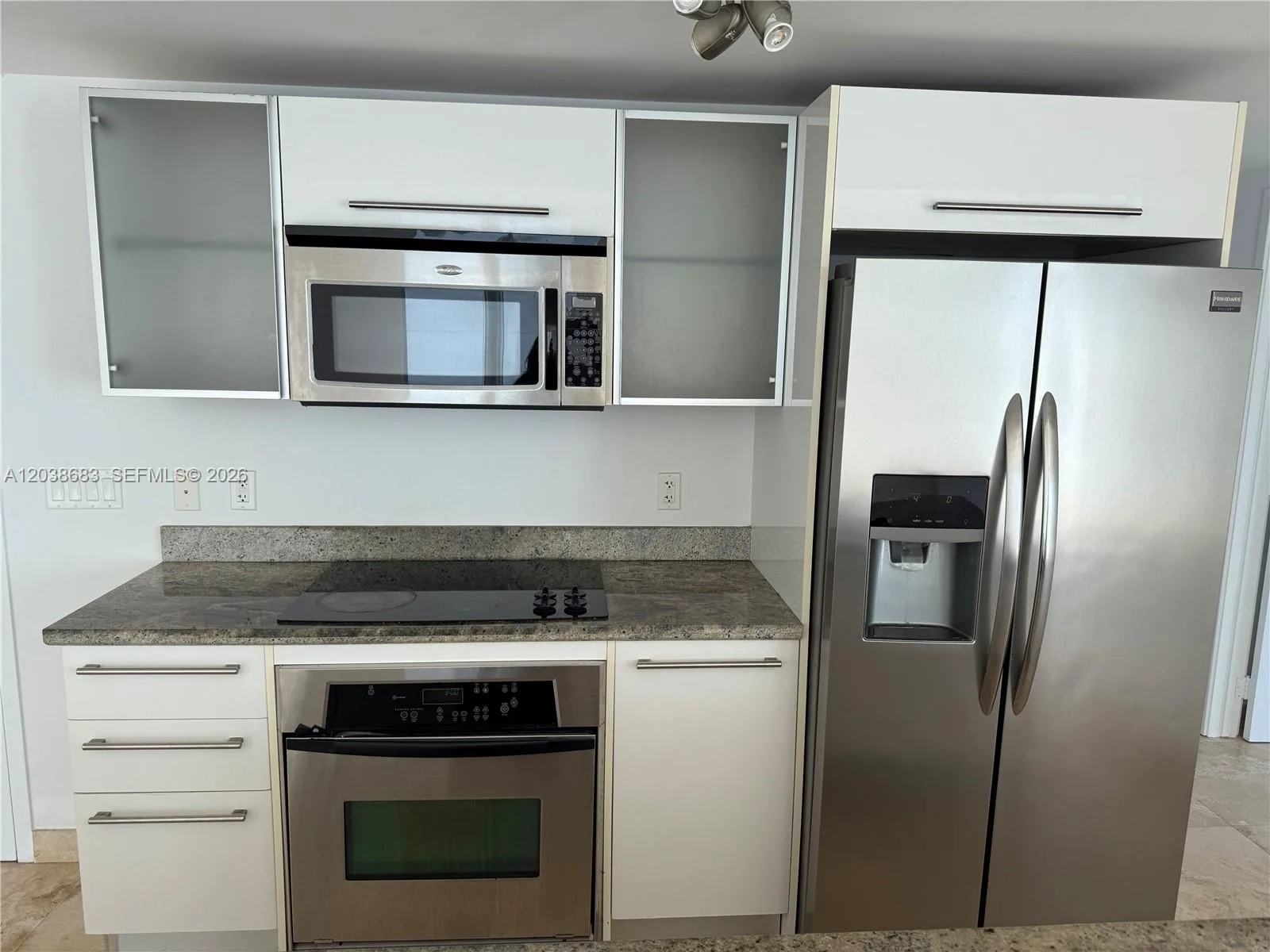 185 SW 7th St # 3311, Miami, FL 33130 photo 6