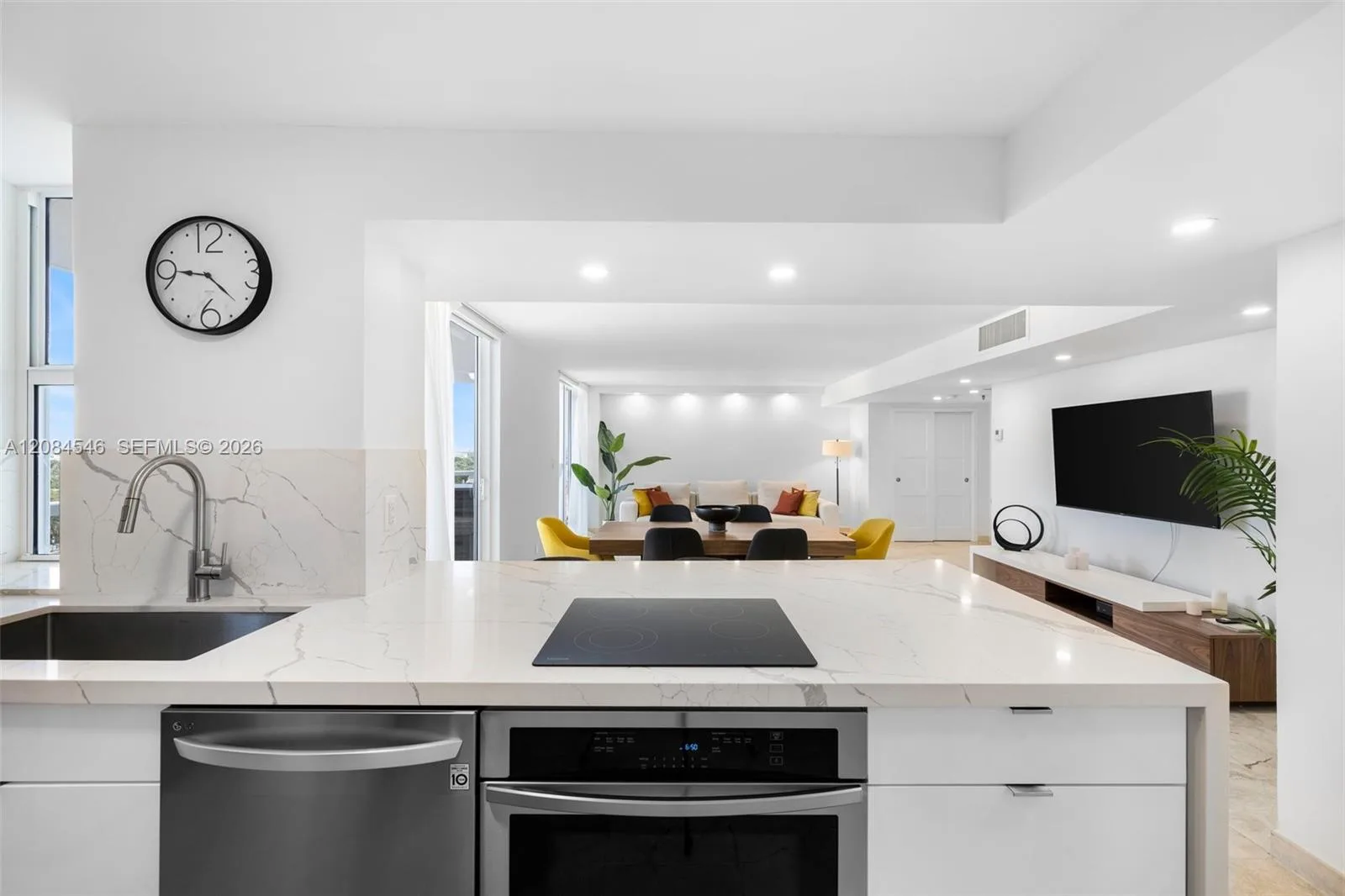 2401 Collins Ave # 1508, Miami Beach, FL 33140