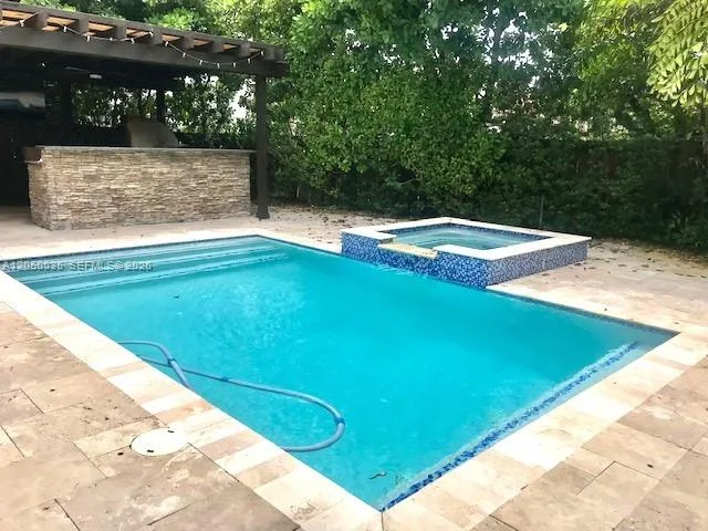 5123 NW 106th Ave, Doral, FL 33178 photo 2